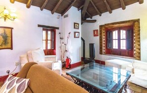 House | Living area | Fireplace - Casa Rural con Encanto Coronel Cordoba Andalusia (Fuente Obejuna)