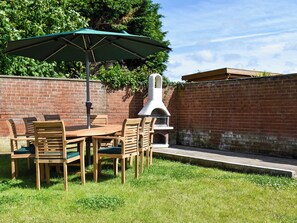 Outdoor dining - 3 bedroom accommodation in Staithes, near Saltburn-by-the-Sea (Staithes, near Saltburn-by-the-Sea)