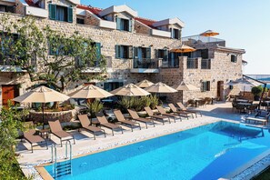 Front of property - Boutique hotel Ruzmarin Garden&SPA (Budva)