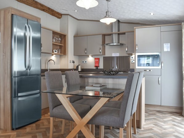 Dishwasher, cookware/dishes/utensils