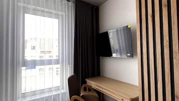 2 slaapkamers, verduisterende gordijnen, geluiddichte muren