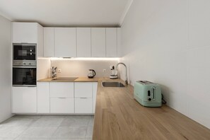 Fridge, microwave, oven, stovetop - Casa do Alecrim - Castle View (Óbidos)