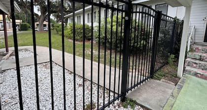 Quaint 1Br/Ba entire guest house in heart of Hist. Downtown Winter Garden