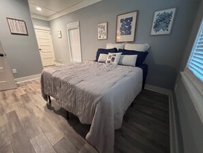 1 habitación, escritorio, tabla de planchar con plancha y wifi gratis 