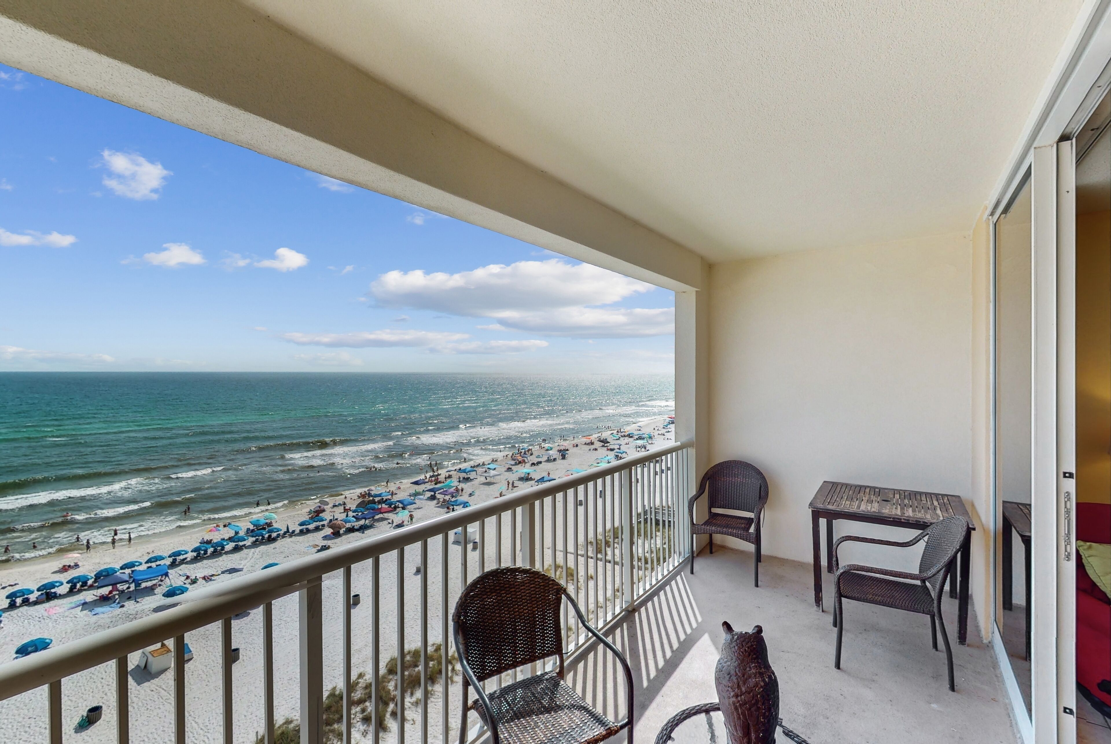 7th-floor Gulf-front/view condo with balcony, on-site pools, hot tub, gym