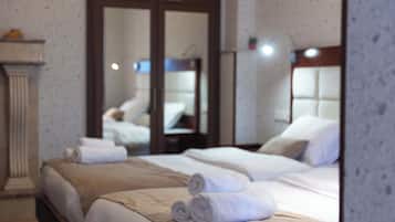 Basic Twin Room, Garden View | Premium bedding, Select Comfort beds, in-room safe, blackout drapes