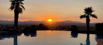 100 mile views! 6000 sq ft 4-bedroom house, salt pool in fabulous Fountain Hills