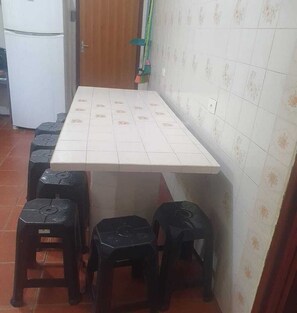 Dining - Casa a 3 Quarteirões da Praia e Poucos Minutos do Centro! (Martim de Sá Caraguatatuba)