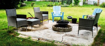 Near i-90 and shopping, entertainment as well as being close to Black Hills Fun