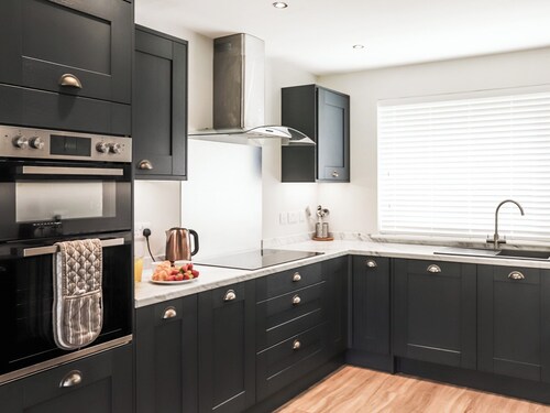 4 bedroom accommodation in Caernarfon