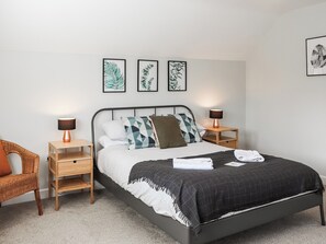 4 多间卧室、免费 WiFi、床单