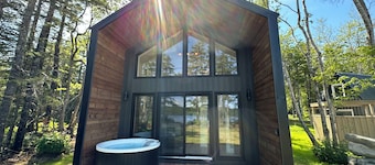 Tiny 1 (private hot tub)