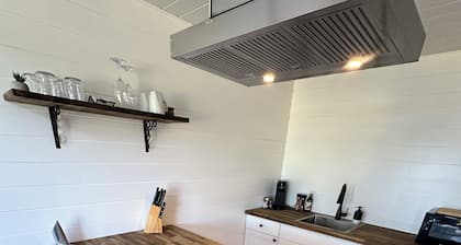 Tiny 1 (private hot tub)