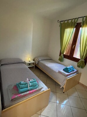 2 bedrooms, iron/ironing board, bed sheets - Lovely 2-bedroom apartment in Rena Majore (Rena Majore)