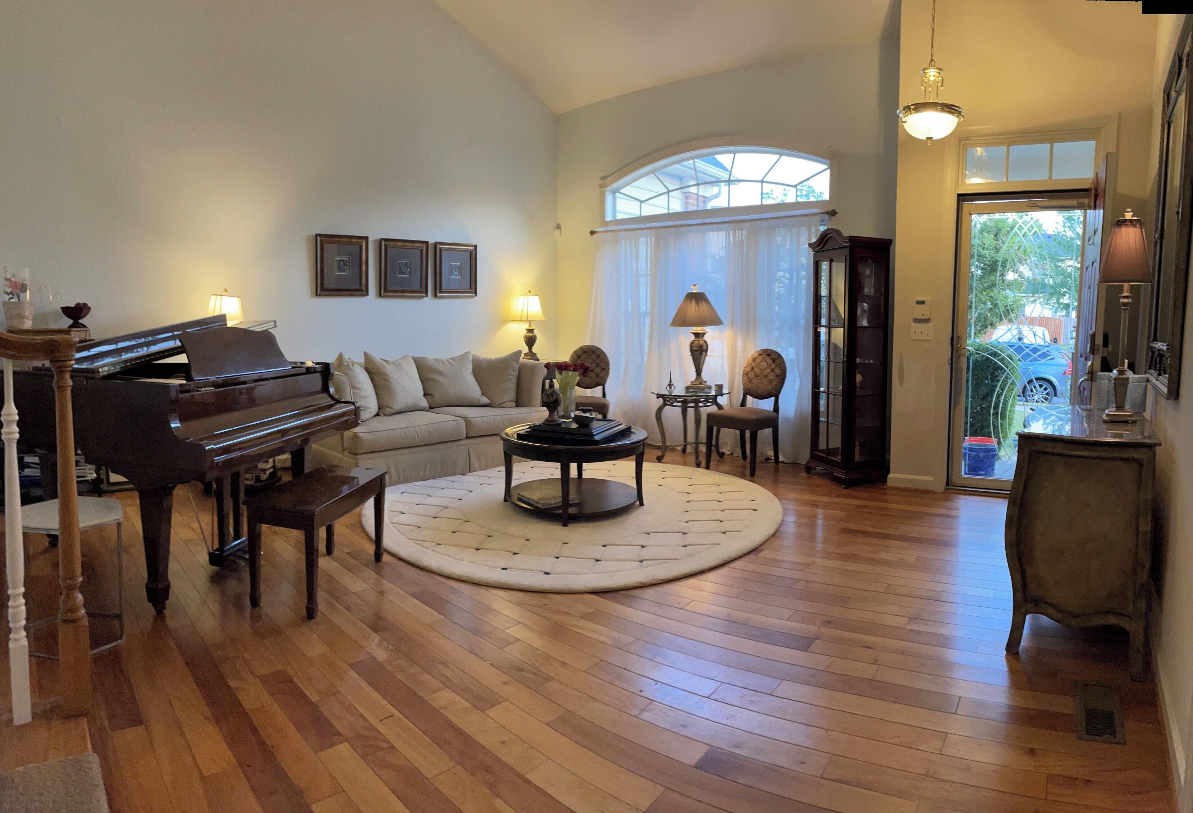 Mid-Long Term Rental villa, pretty location with piano, movie, fitness, trail…