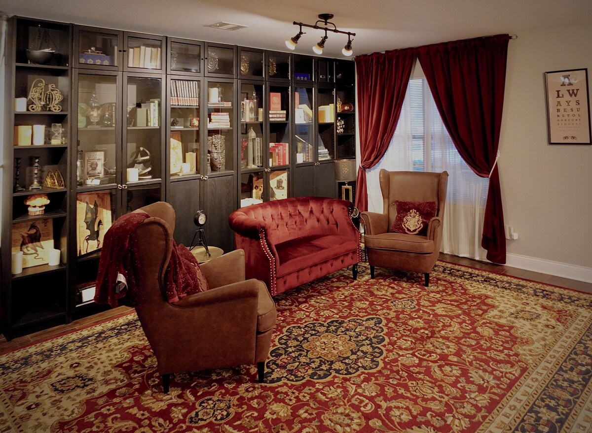 Harry Potter inspired vacation rental MINUTES from Seaworld, 6 Flags, & Lackland