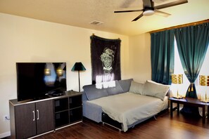 4 bedrooms, iron/ironing board, free WiFi, bed sheets