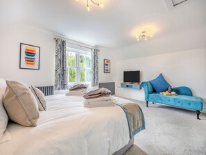 4 bedrooms, free WiFi, bed sheets
