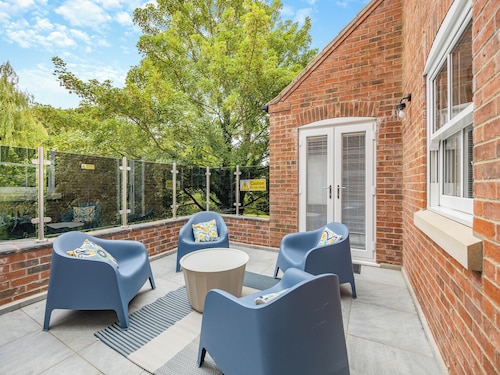 4 bedroom accommodation in Welton Le Marsh, near Skegness