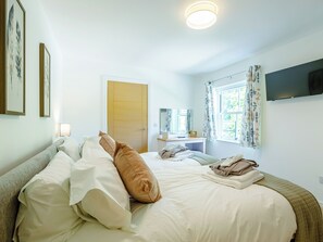 4 bedrooms, free WiFi, bed sheets