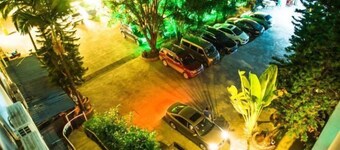 Xinhe Business Hotel