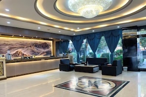 Lobby - Xinhe Business Hotel (Yingjiang)