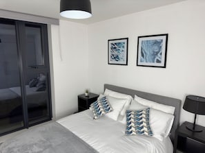 1 chambre, fer et planche à repasser, Wi-Fi, literie fournie