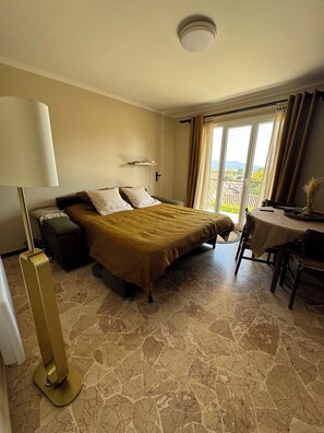 1 soverom, strykejern/-brett, wi-fi og sengetøy