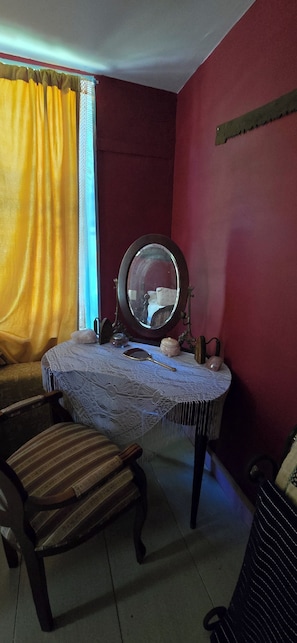 Business Suite, Half Bath, Downstairs