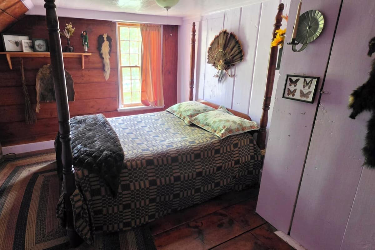Hunter Suite, Upstairs, Shared Bath