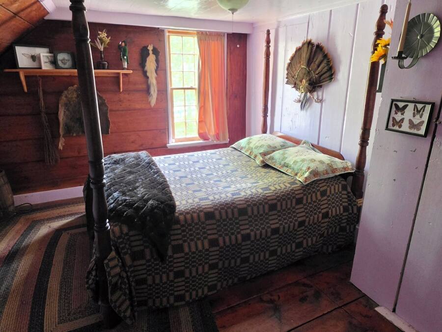 Premium bedding, individually decorated, individually furnished, desk