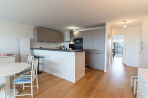 Fridge, microwave, oven