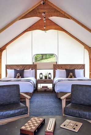 1 bedroom, iron/ironing board, free WiFi, bed sheets - Elegance in the Wild | Glamping in Washington (Stevenson)