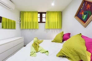 1 bedroom, iron/ironing board, WiFi, bed sheets