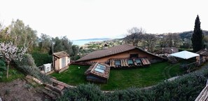 Exterior - Breathtaking view of the lake and castle surrounded by holm oaks and oaks (Lazio)