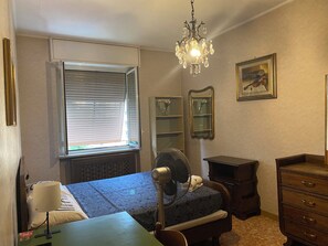 1 bedroom, iron/ironing board, WiFi, bed sheets - A 15 Minuti Dalla Stazione Centrale Camera Singola con Letto Matrimoniale (Milano)