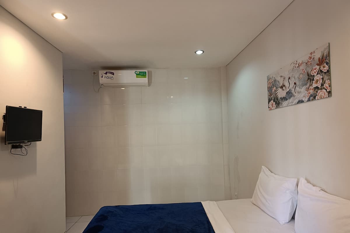 Doppia Standard, vista piscina | 1 camera, Wi-Fi gratuito