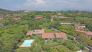 Aerial view - Casa Felicita by Wonderful Italy (Soiano del Lago)