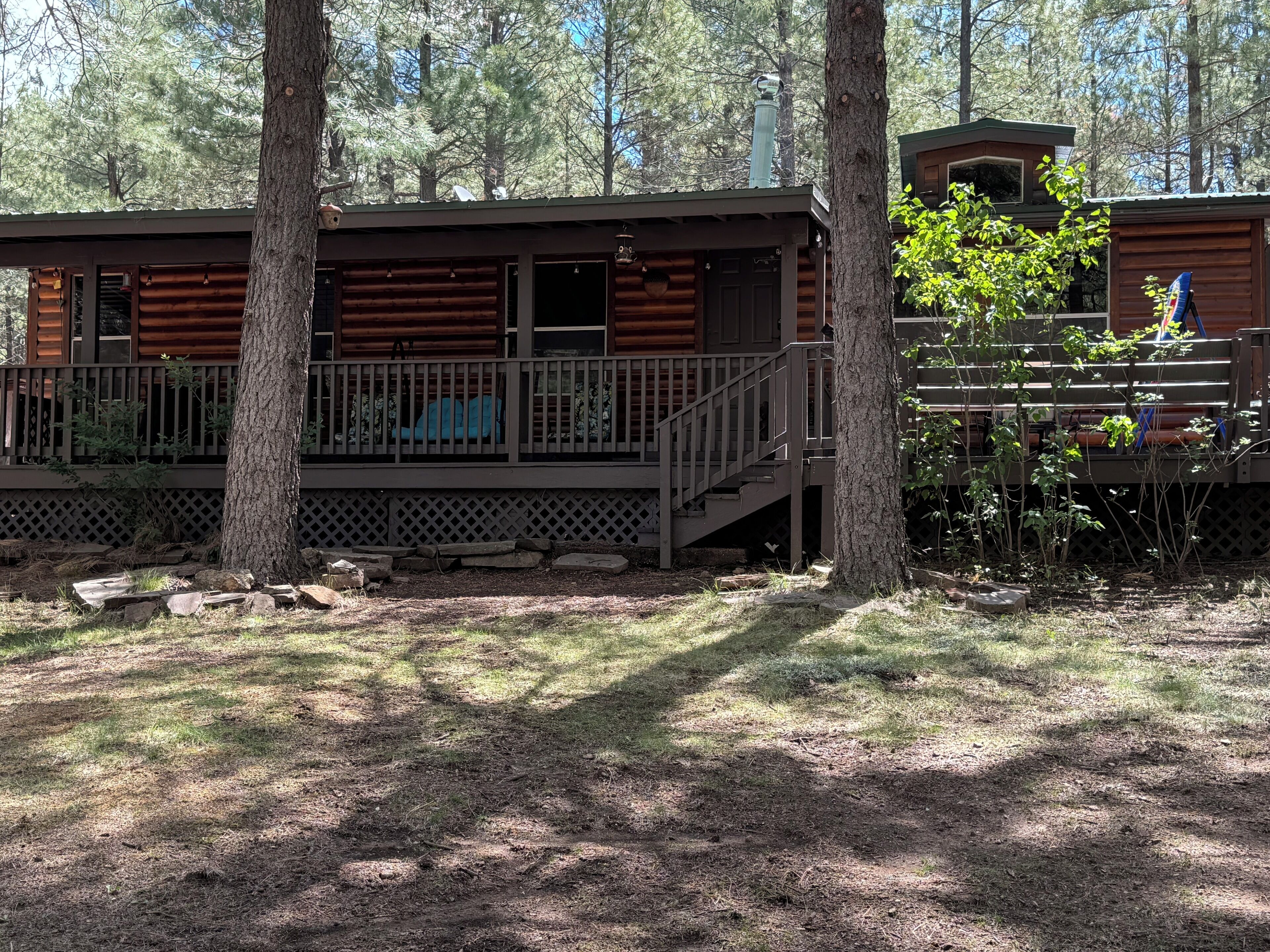 The Bear's Den, Cozy 2-bedroom Cabin in amazing Forest Lakes with AC, WiFi, Pets