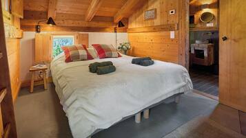 5 slaapkamers, een strijkplank/strijkijzer, wifi, beddengoed