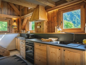 Fridge, oven, stovetop, coffee/tea maker - Grand Mazot La Chandelle - authentic alpine stay for 4 - OVO Network (Saint-Gervais-les-Bains)