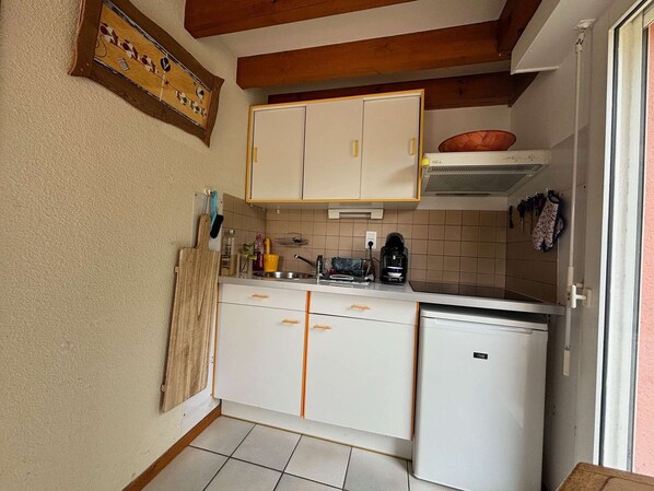 Fridge, microwave, dishwasher, toaster