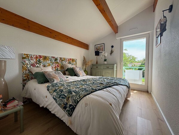 2 bedrooms - Semi-detached house with beautiful garden near the lake (BISCARROSSE)