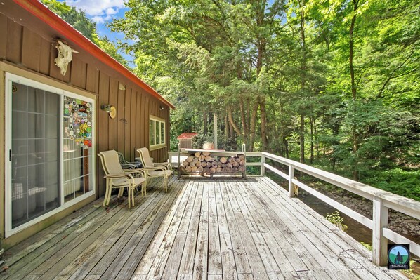 Terrace/patio - Singing Waters Camp (Morris)