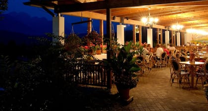 Comfortable Chalet Near the Pressegger See