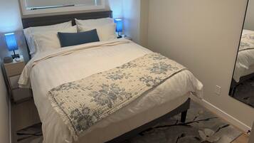 1 slaapkamer, een strijkplank/strijkijzer, gratis wifi, beddengoed