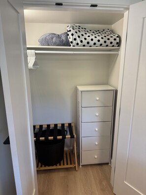 Interior - Modern • Bright, Private & Guest-Loved 1 BR Suite in Victoria-Great Location (Victoria)