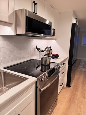 Fridge, microwave, oven, stovetop - Modern • Bright, Private & Guest-Loved 1 BR Suite in Victoria-Great Location (Victoria)