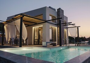 A heated pool - C L E O  -  Aelia Horizon Villas (Corinth)
