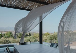 Outdoor dining - T H A L I A  -  Aelia Horizon Villas (Corinth)